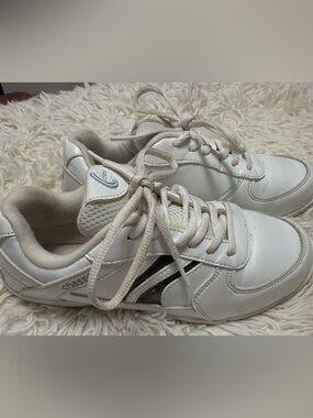 Chassé Kids White Cheer Shoes with Black Inserts